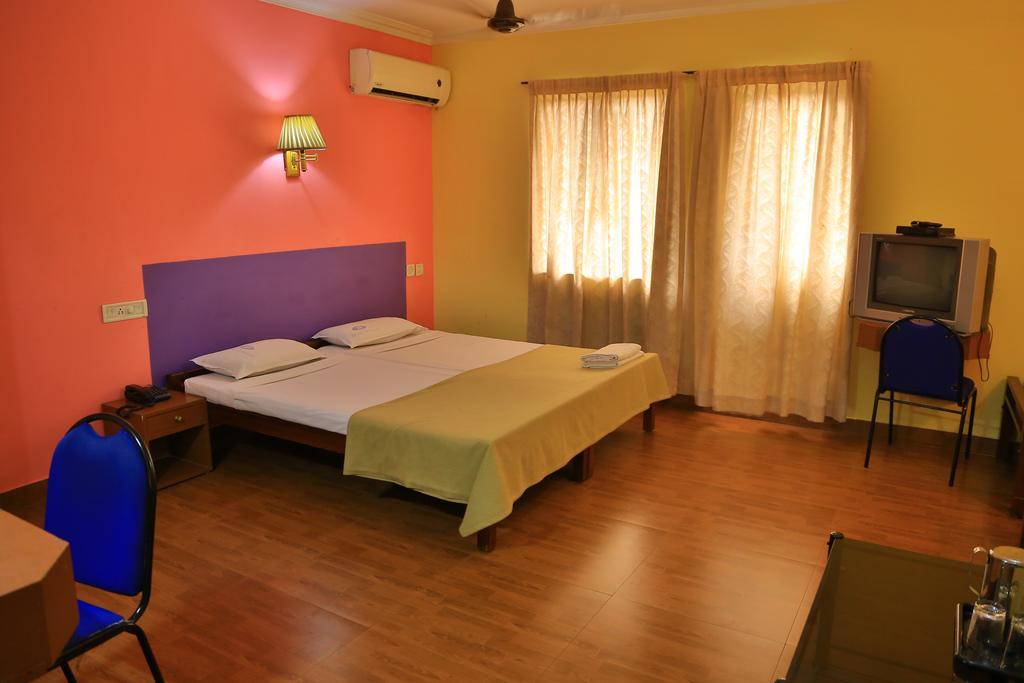 Hotel Srinivas Kochi Kültér fotó